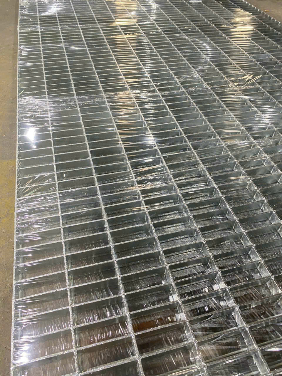 Sàn grating mạ kẽm kích thước 1000x300